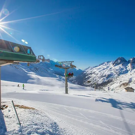 Des Cristaux Happy 公寓 *